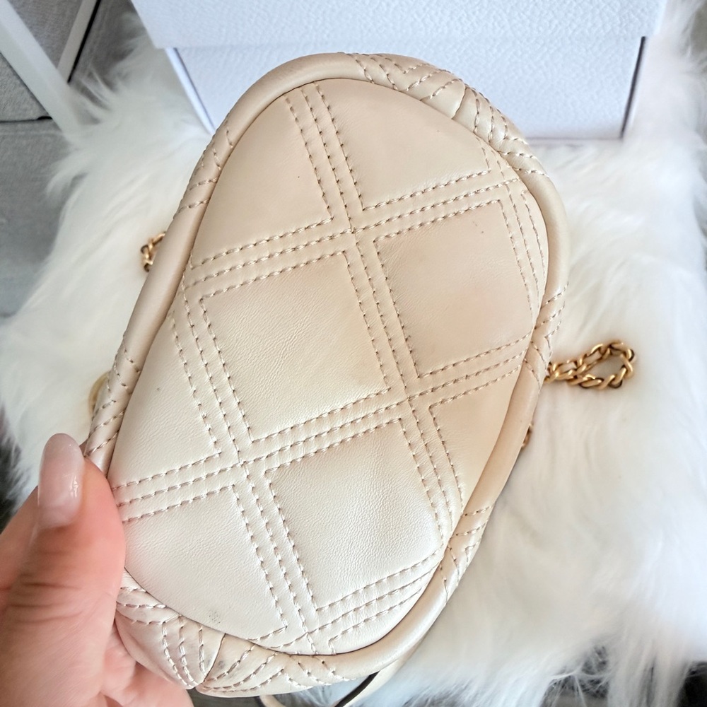 Tory Burch Cream Quilted Crossbody Bag with Gold Chain - Picture 7 of 13